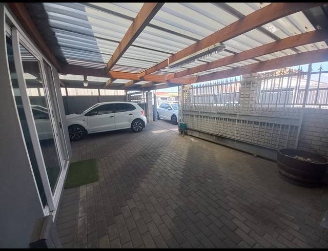 4 BEDROOM HOUSE FOR SALE IN PORTLANDS